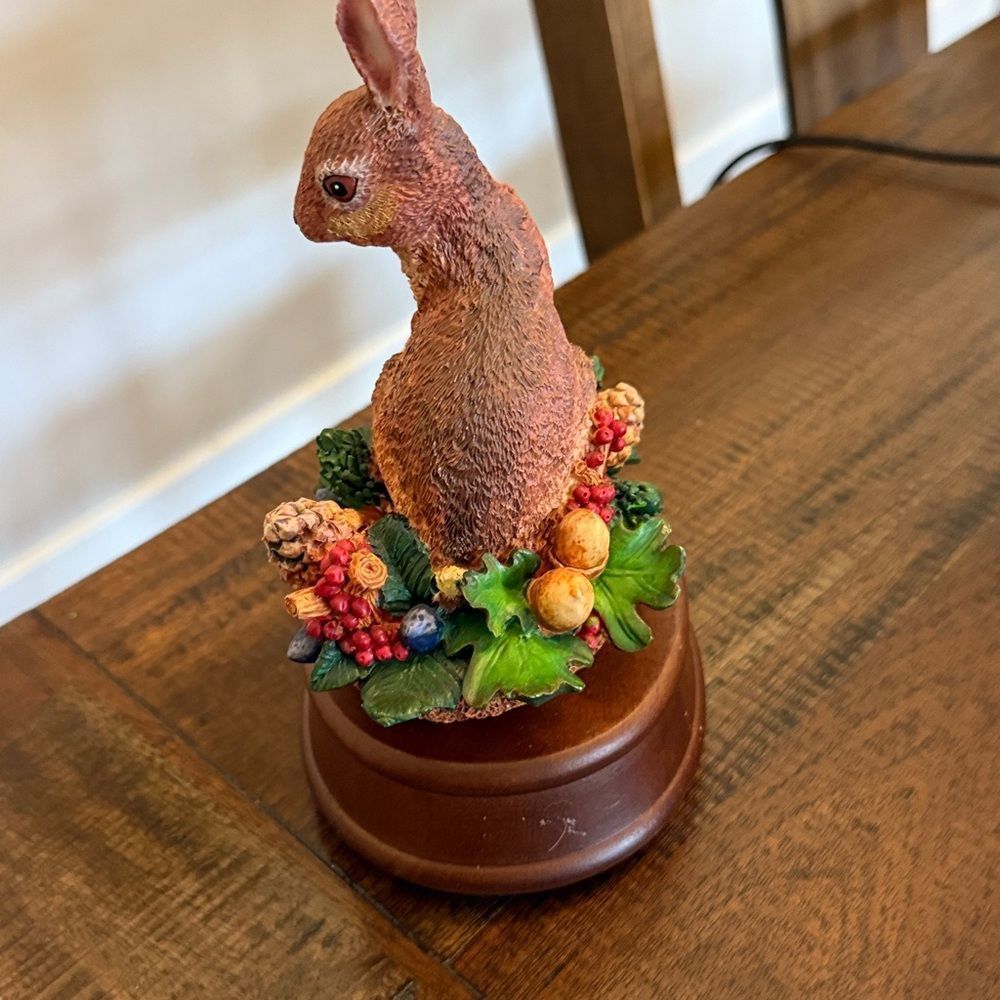 Vtg Winterthur 1996 Rabbit Bunny Music Box By Enesco - Picture 4 of 8